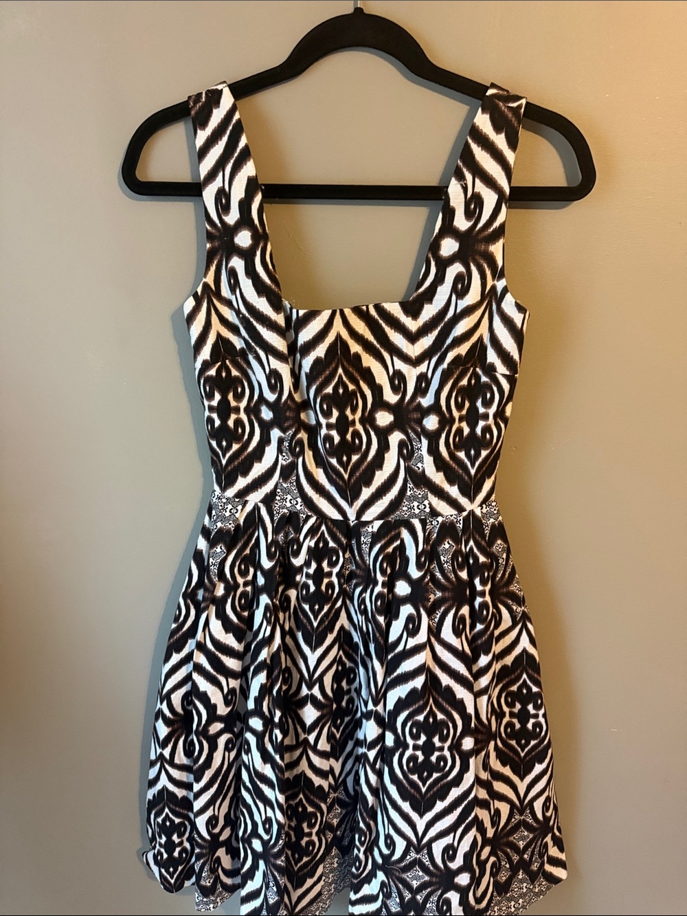 Eva Mendes by NY & Co Casual Sundress Brown White Black. Size 2